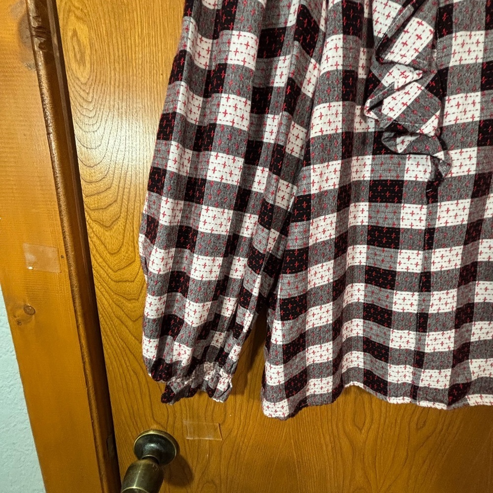 Terra & Sky blouse with black, white and Gray Checkered Top with Red Detail - Picture 3 of 9